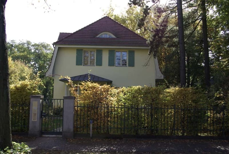 Potsdam-Babelsberg: 5-Hour-Tour "Film-History" by VW-Bus - What five hours feels like