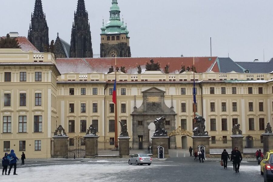 Prague: Historic City Center Bus Tour with Top Sights - What the $20 fare really buys you