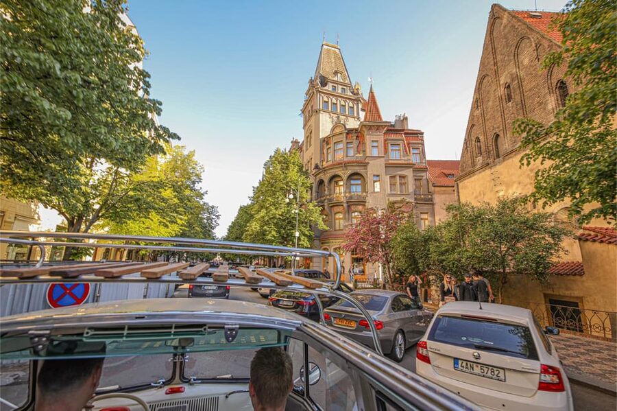 Prague: Private Sightseeing Tour in original VW Samba bus - Views through 23 windows and the open roof