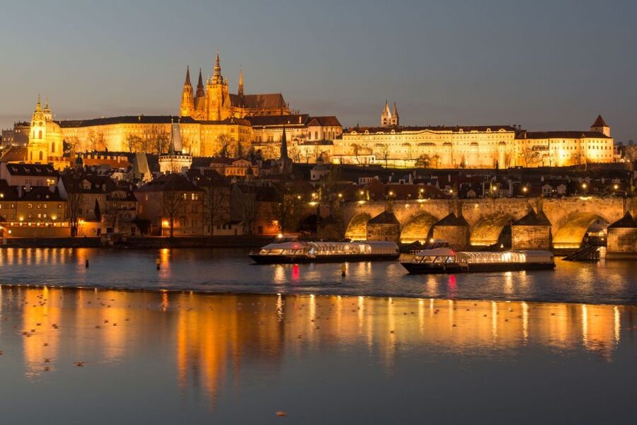 Prague: Sightseeing Dinner Cruise on Open-Top Glass Boat - Dinner: a buffet with plenty of choice