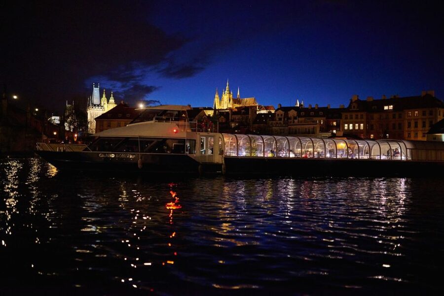 Prague: Sightseeing Dinner Cruise on Open-Top Glass Boat - What the $93 price includes