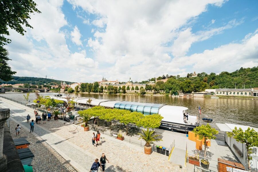 Prague: Vltava River Lunch Cruise in an Open-Top Glass Boat - Key points to know before booking