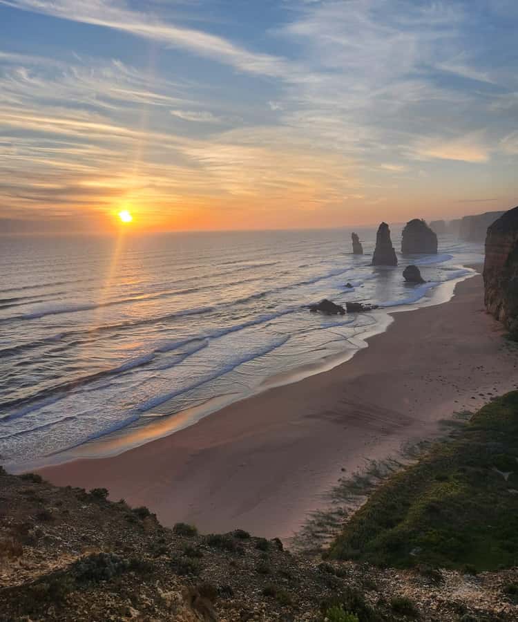 PREMIUM Great Ocean RD Tour REVRS-Luxry SML GRP-Hotel PickUP - From Melbourne to Colac: an easy first stop