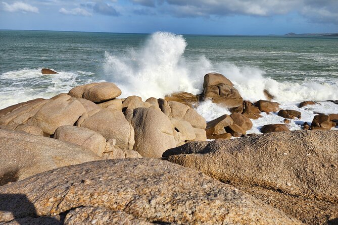 Premium Victor Harbor, Port Elliot and d'Arenberg Minibus Tour - Port Elliot’s Obelisk and the coast