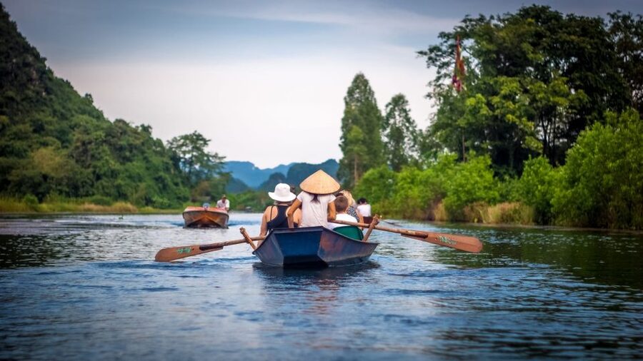 Private Car/Bus Renting Hanoi - Ninh Binh - Halong - Sapa... - Lunch in Ninh Binh Province