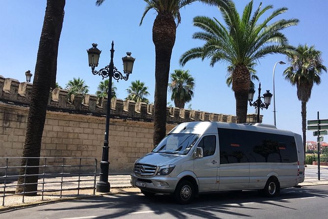 Private Customized Barcelona Tour by Mercedes VIP Bus and Personal Expert Guide - The guide can make or break a short tour