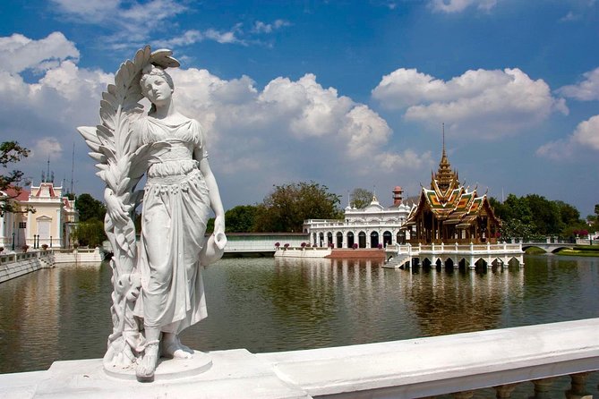 Private Tour : Ayutthaya Sightseeing by Coach return by Cruise - Wat Mahathat and the Buddha in the tree roots