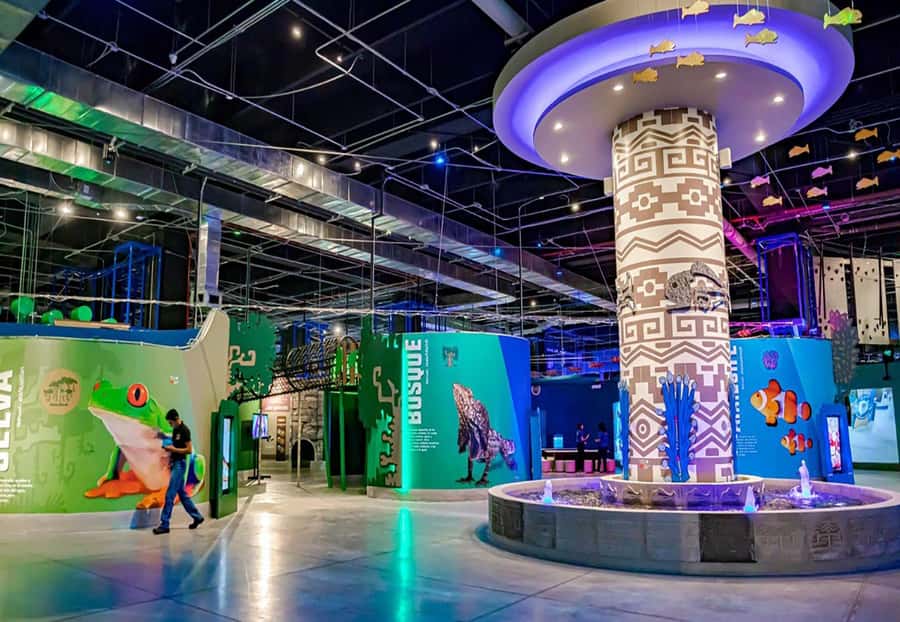 Puebla: Hop-on Hop-off City Tour and Observation Wheel - Juárez Monument, Paseo Bravo, and Army Museum