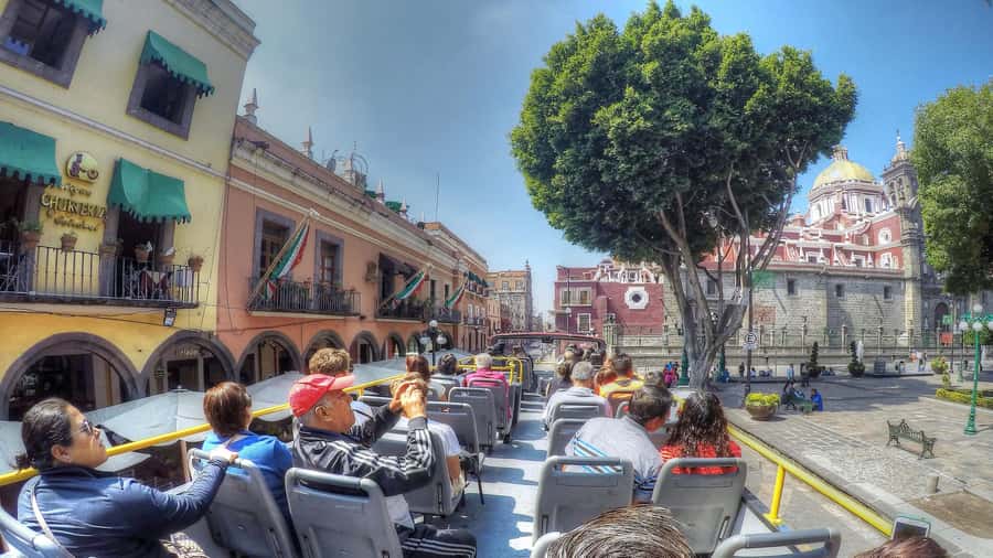 Puebla: Hop-on Hop-off City Tour and Observation Wheel - Juárez Avenue and the Observation Wheel