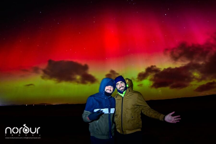 Reykjavík: 4x4 Minibus Northern Lights with Photo and Cocoa - The four-hour schedule and return to Reykjavík