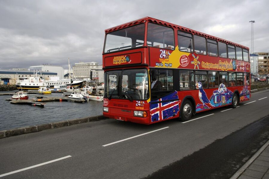Reykjavik: City Sightseeing Hop-On Hop-Off Bus Tour - Laugavegur, Kjarvalsstaðir, and Hallgrimskirkja
