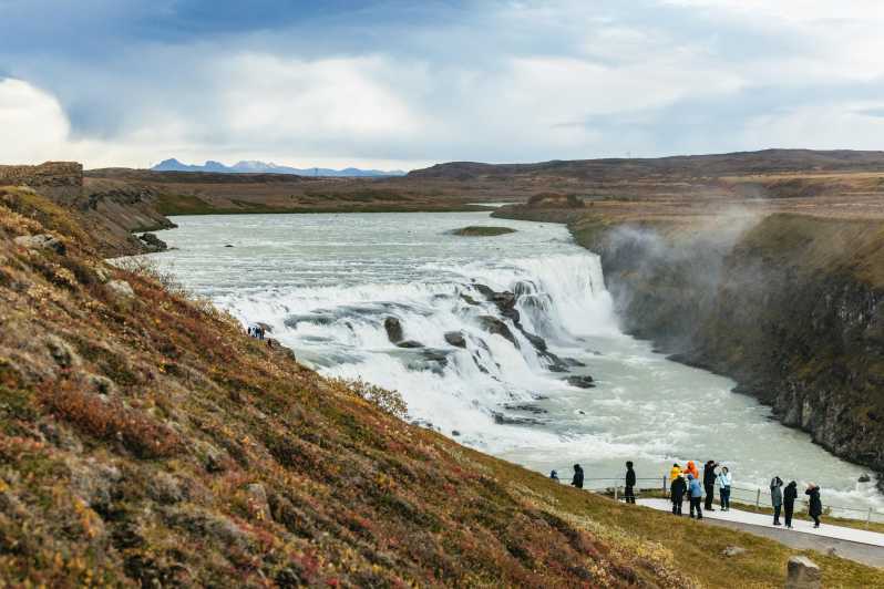 Reykjavik: Golden Circle, Kerid, and Fridheimar Minibus Tour - Friðheimar: tomatoes, lunch, and Icelandic horses