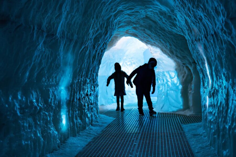 Reykjavík: Hop-On Hop-Off Bus and Perlan Museum Entry Ticket - What to expect from the city route