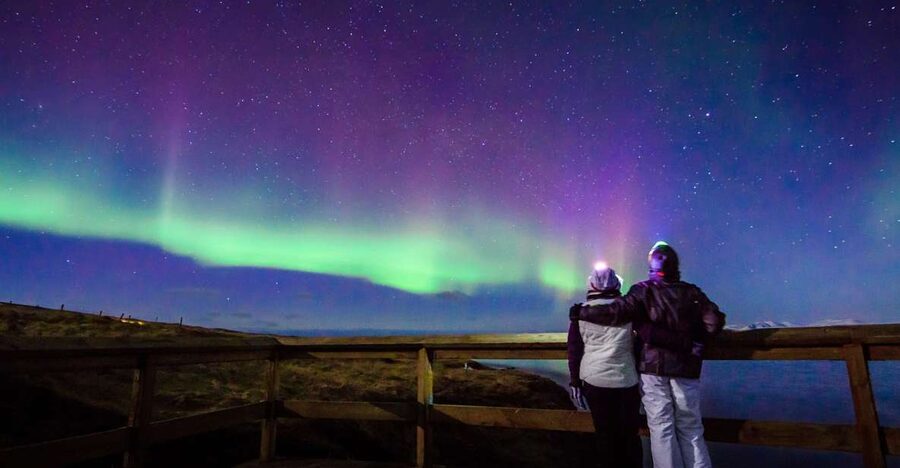 Reykjavík: Northern Lights Minibus Tour with Photos - Key points before you book