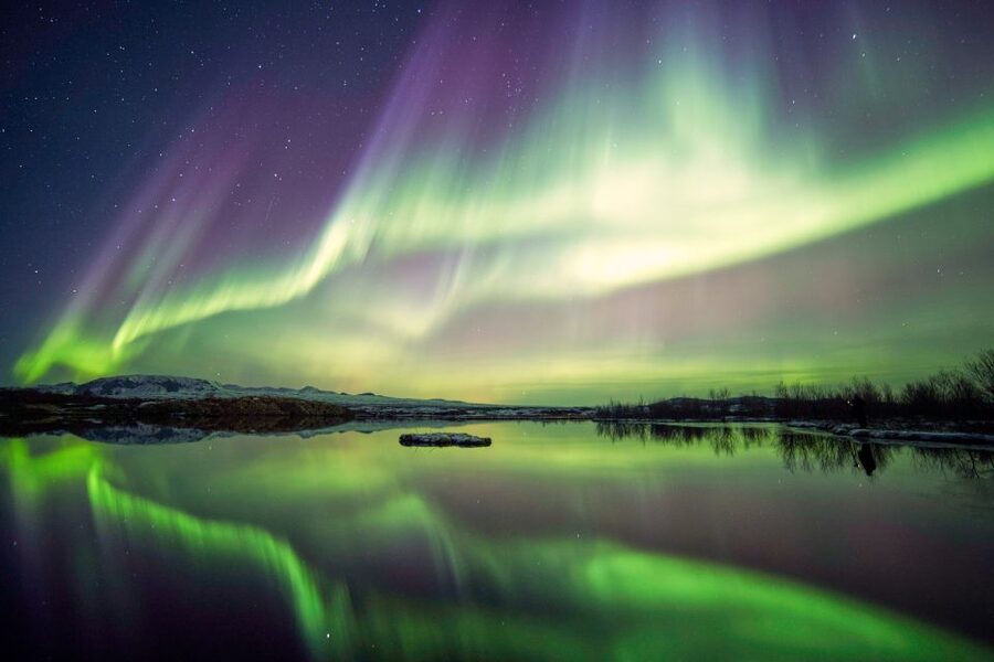 Reykjavík: Northern Lights Minibus Tour with Photos - The stop near Þingvellir and the countryside search