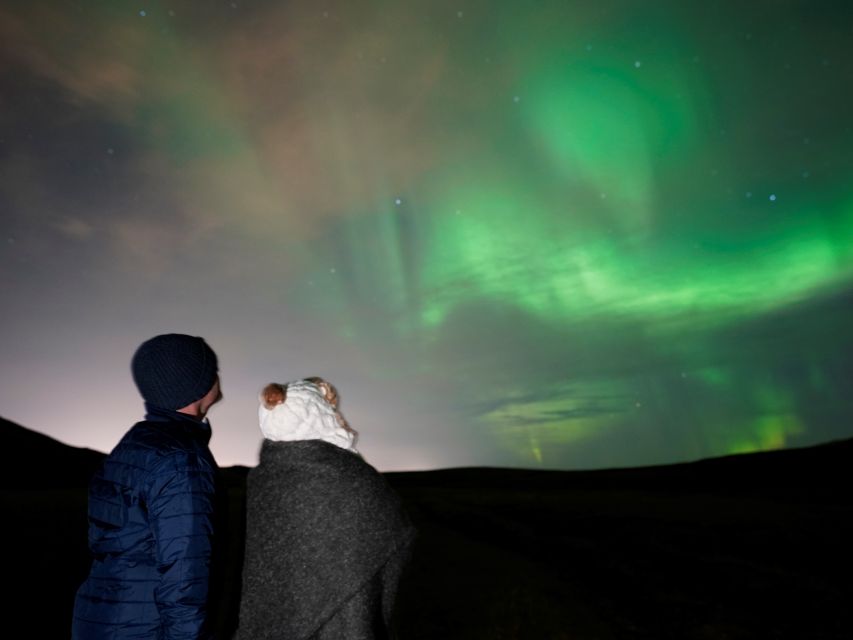 Reykjavik: Northern Lights Tour w/Pro Photos - Small Group - Why this four-hour hunt feels different