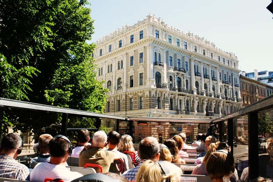 Riga: Red Bus Hop-On Hop-off Sightseeing Grand Tour - How the hop-on, hop-off timing really works