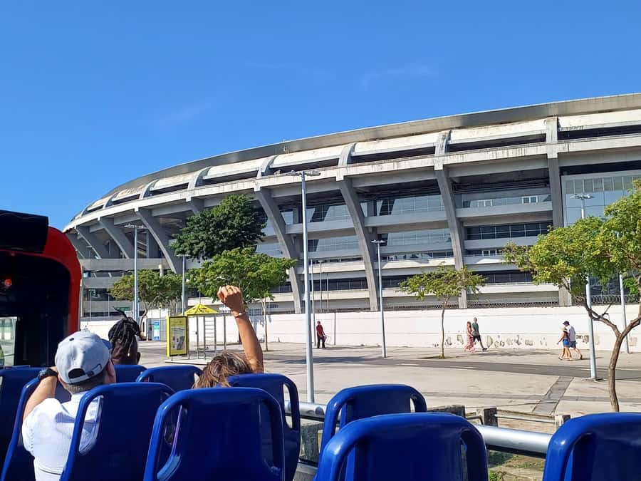 Rio Samba Bus: hop-on hop-off city tour in Rio de Janeiro - AquaRio, Yup Star, Maracanã, and the Sambadrome