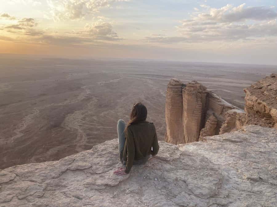 Riyadh Edge of The World and Bat Cave Visit by Bus - Key points at a glance