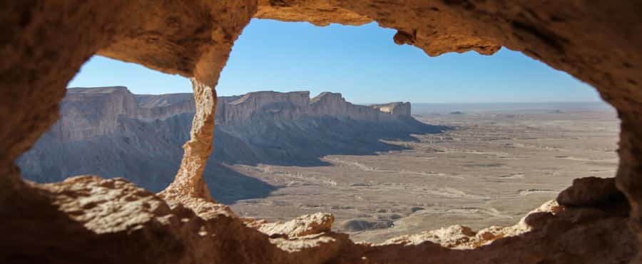 Riyadh Edge of The World and Bat Cave Visit by Bus - Dinner, snacks, and the food question