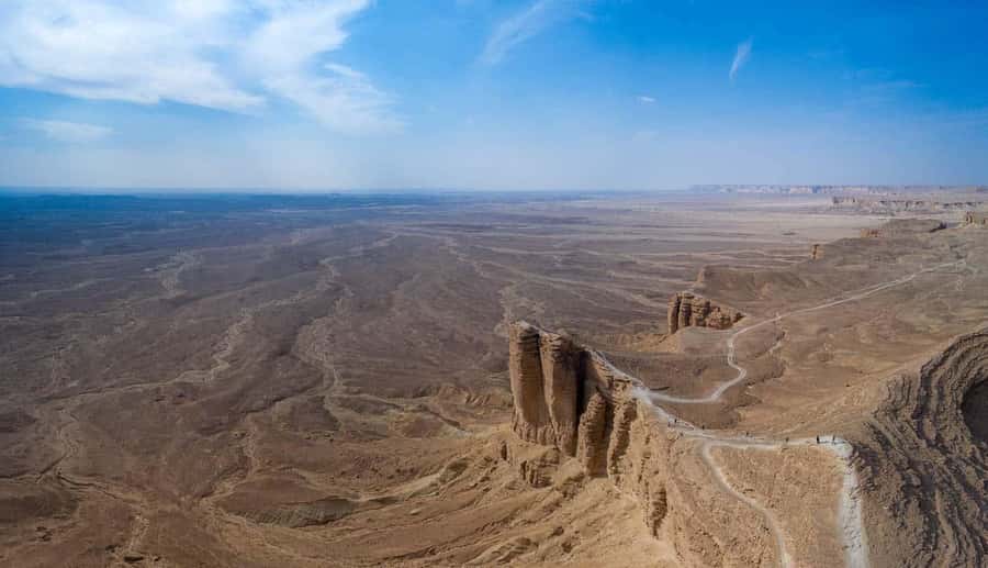 Riyadh Edge of The World and Bat Cave Visit by Bus - What the $50 price really covers