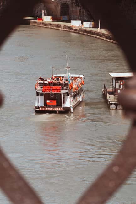Rome: Tiber River Hop-On Hop-Off Boat Tour Ticket - Ponte Sisto: useful for Trastevere and the old center