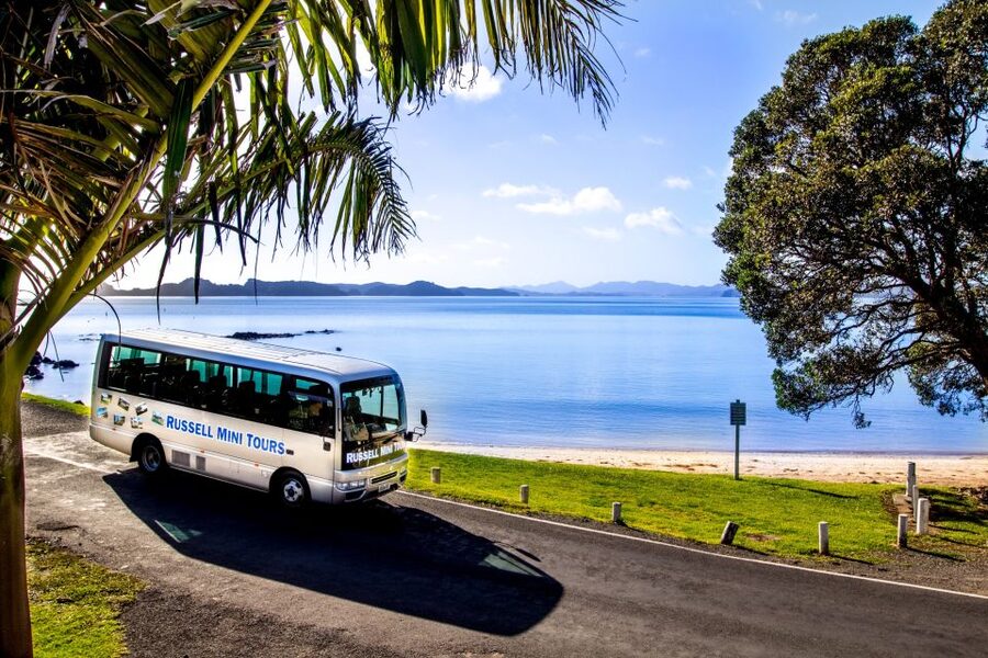 Russell: 1-Hour Sightseeing Tour by Coach & Long Beach - Long Beach and the quieter side of Russell