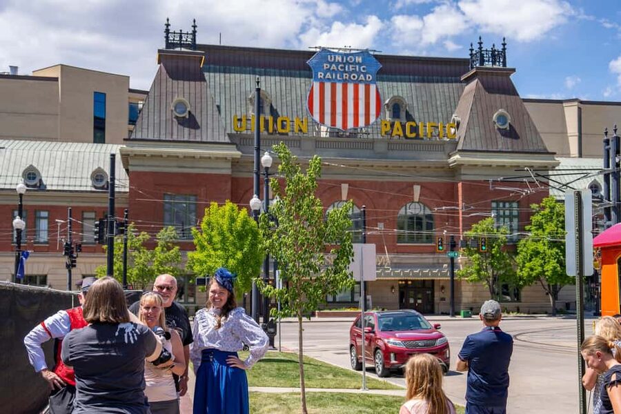 Salt Lake City: Ultimate Guided Sightseeing Tour by Bus - What the 150-minute schedule feels like