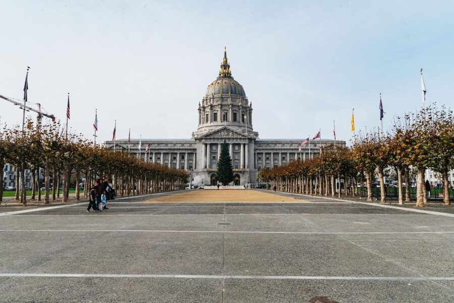 San Francisco: Movie Filming Locations Bus Tour - City Hall, Union Square, and the classic movie city