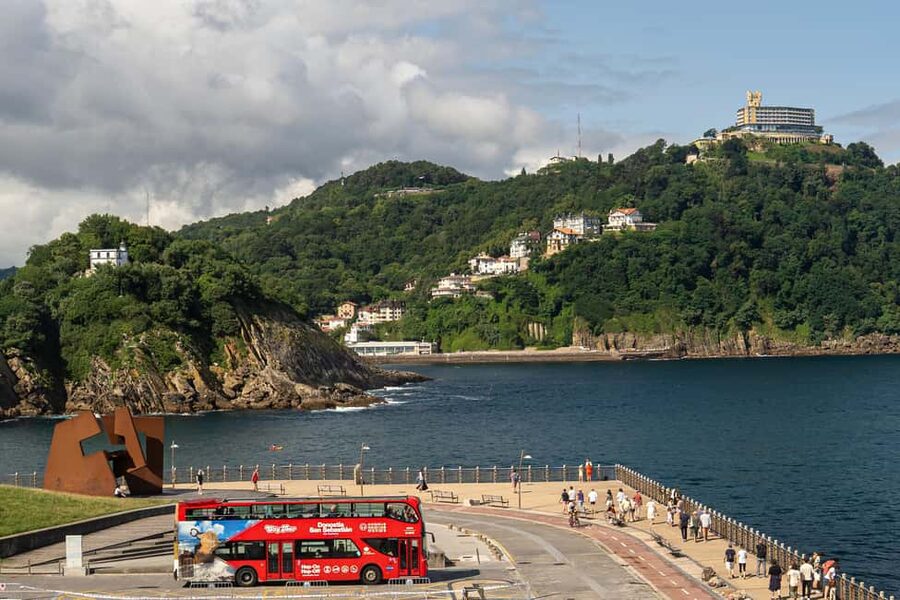San Sebastian: Hop-On Hop-Off City Tour Bus - Teatro Victoria Eugenia and the Urumea River