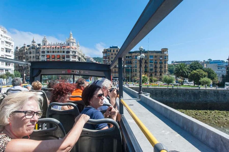San Sebastian: Hop-On Hop-Off City Tour Bus - San Telmo Museum and the Parte Vieja