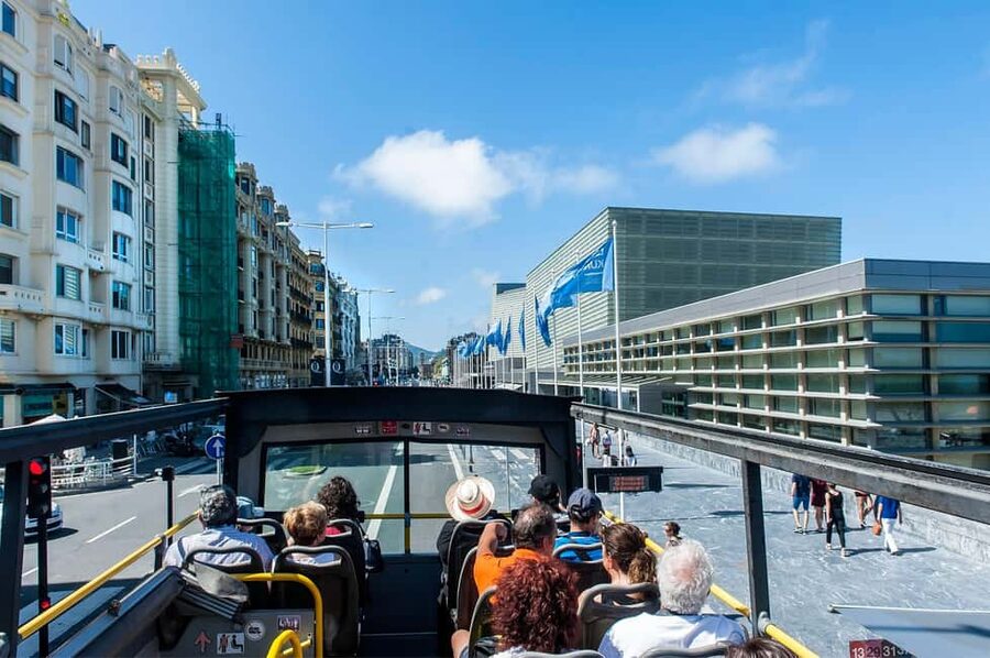 San Sebastian: Hop-On Hop-Off City Tour Bus - Palacio de Ayete, Anoeta, and Amara