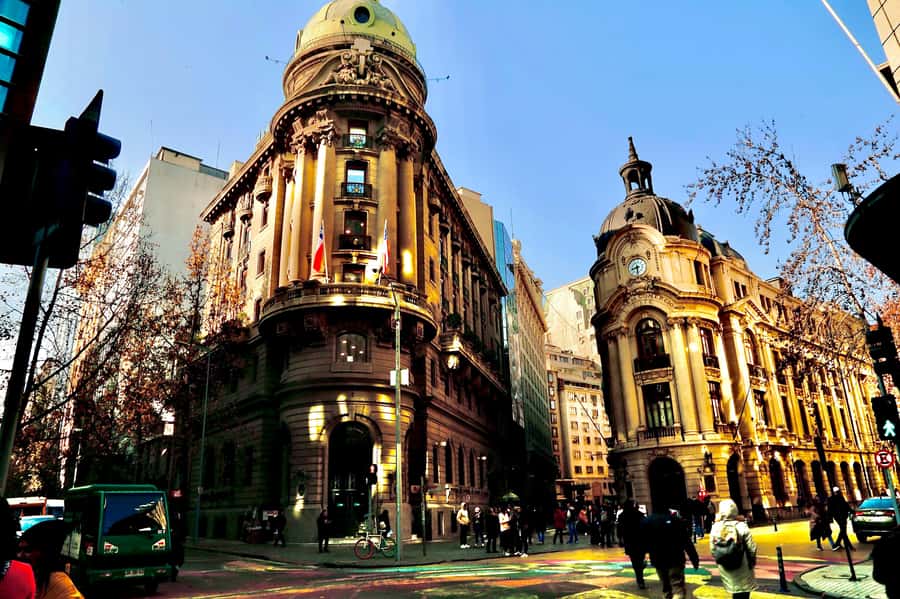 Santiago Half-Day Walking Tour with Hotel Pick up & Brunch - A fast introduction to Santiago’s many faces