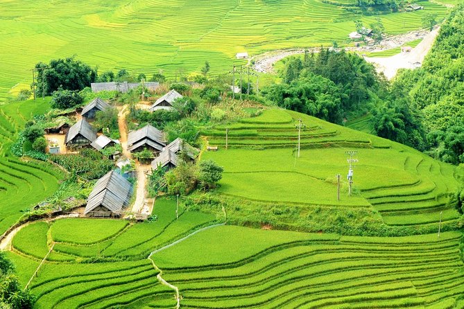 Sapa 2 Days 1 Night Tour From Hanoi By Bus (Hotel Overnight) - Arriving in Sapa and meeting the local community