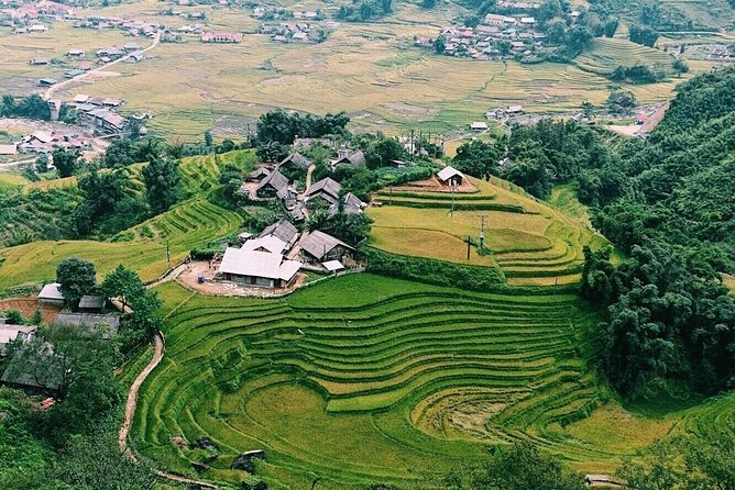 Sapa 2 Days 1 Night Tour From Hanoi By Bus (Hotel Overnight) - The Muong Hoa route on day two