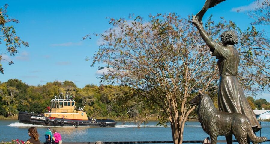 Savannah: Old Town Hop-On Hop-Off Trolley Tour - Should you book the Savannah Old Town Trolley?
