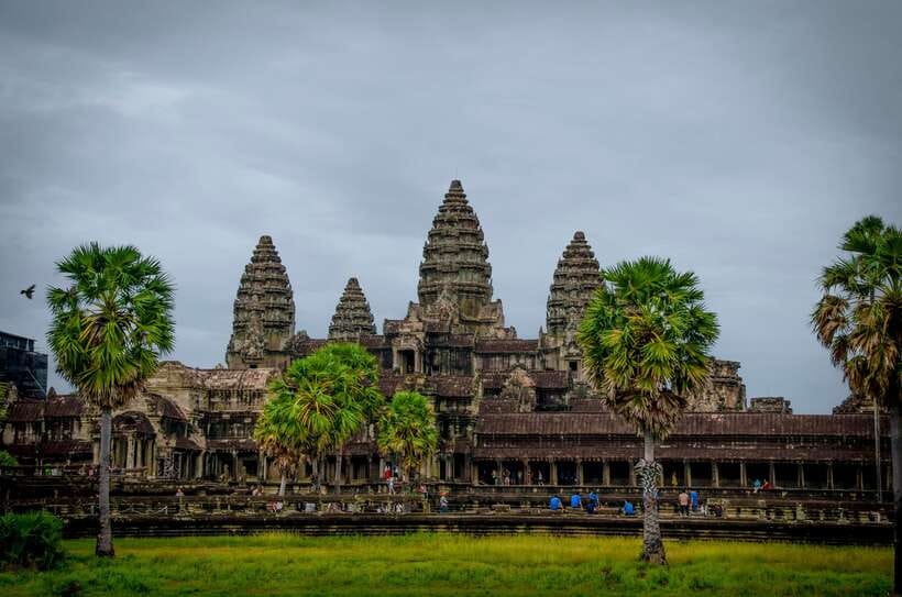 Seat-In-Coach: Small Circuit tour with Sunrise at Angkor Wat - Angkor Wat gives you the grand opening
