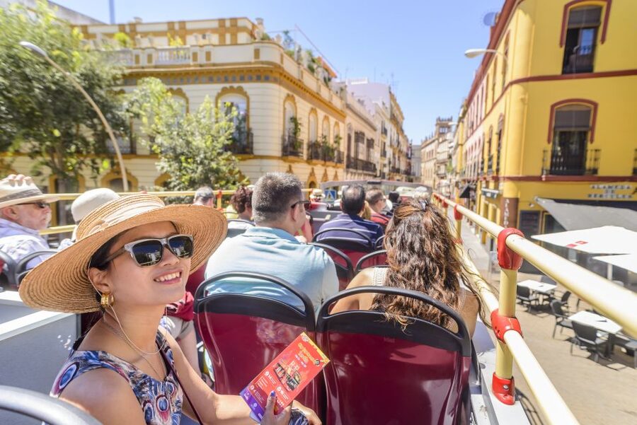Seville: City Sightseeing Hop-On Hop-Off Bus Tour - Stops 2 to 4: Plaza de España, the aquarium, and María Luisa Park