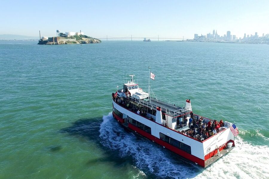 SF: Golden Gate Cruise & Hop-On Hop-Off Bus Tour (Save 15%) - The Palace of Fine Arts and Marina District