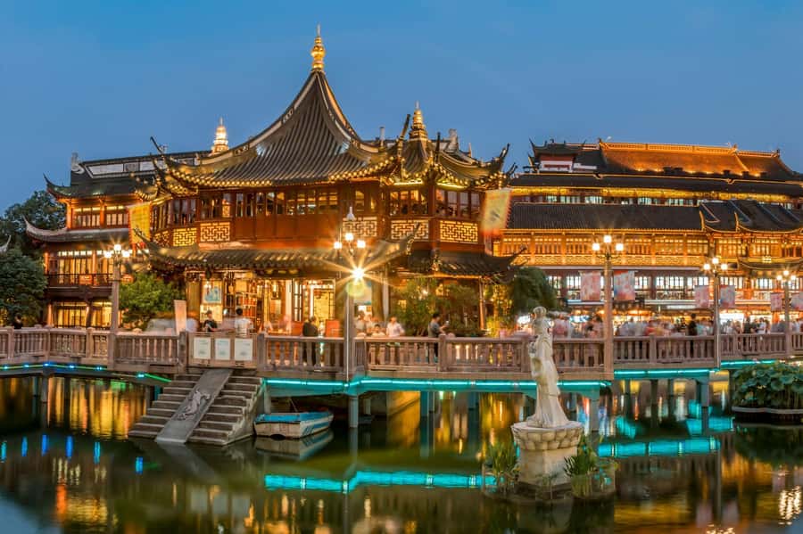 Shanghai：Old Town, Yu Garden, Zhujiajiao Water Town Bus Tour - Yu Garden’s pavilions, ponds, and rock work