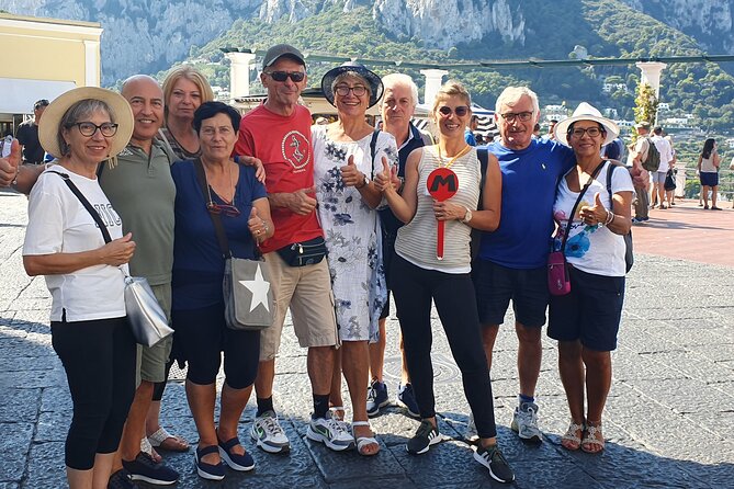Shared CAPRI Tour - 360° experience by Bus, Boat & Guide - Guide service and group dynamics