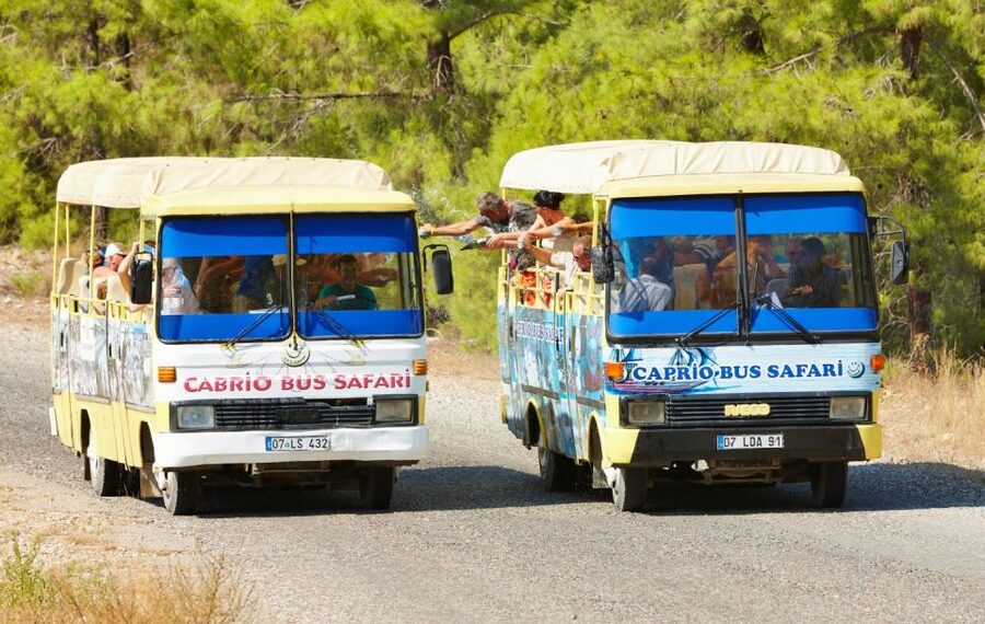 Side: Green Canyon Boat Trip & Bus Safari with Lunch - Lunch near the lake