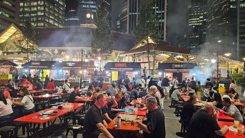 Singapore: Big Bus Night Tour by Open-Top Bus & Live Guide - The guides make a real difference