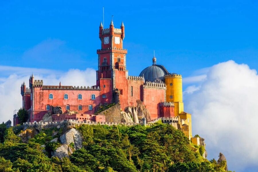 Sintra: Official Public Bus Transport: All Palaces & Castles - A practical day using both routes