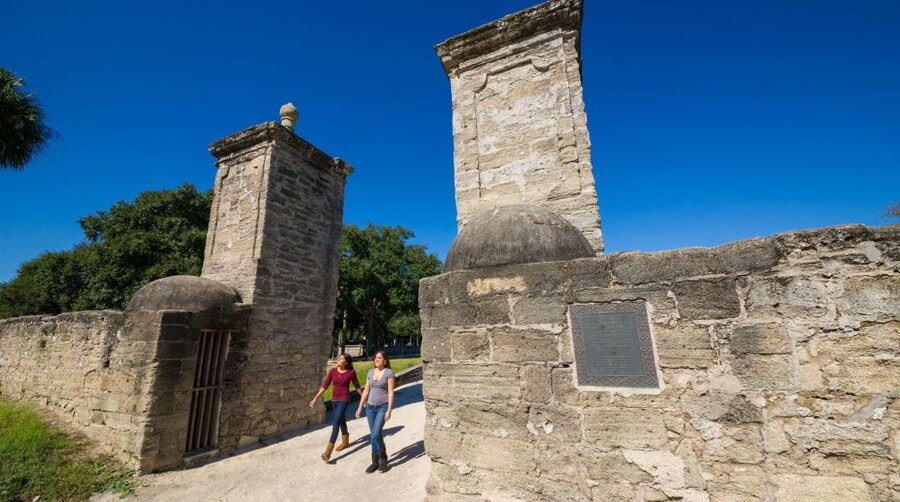 St. Augustine: Hop-on Hop-off Trolley Tour with Museum Entry - Why the trolley helps in St. Augustine