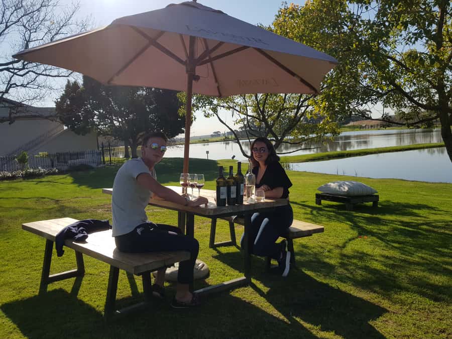 Stellenbosch: Hop-On Hop-Off Northern Route Wine Tour - Simonsig for sparkling wine and an easy first stop