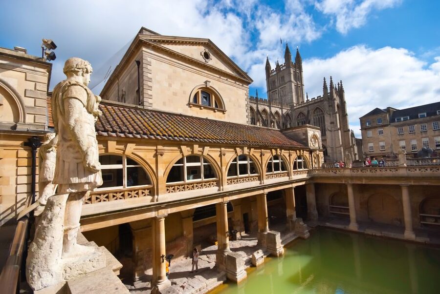 Stonehenge & Bath: Full-Day Coach Tour from London - The early coach ride from Victoria