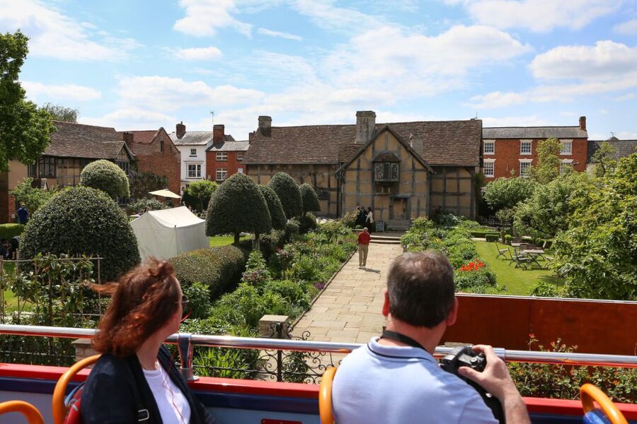 Stratford-upon-Avon:City Sightseeing Hop-On Hop-Off Bus Tour - Stop 4: New Place, Nash’s House, and the Guild Chapel