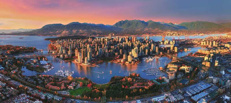 Sunset Bus Tour: Stanley Park & English Bay Photostops - Downtown streets, Canada Place, and the bridges