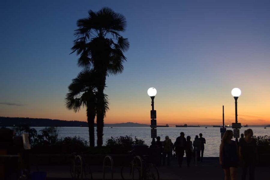 Sunset Bus Tour: Stanley Park & English Bay Photostops - Prospect Point for Lions Gate Bridge views
